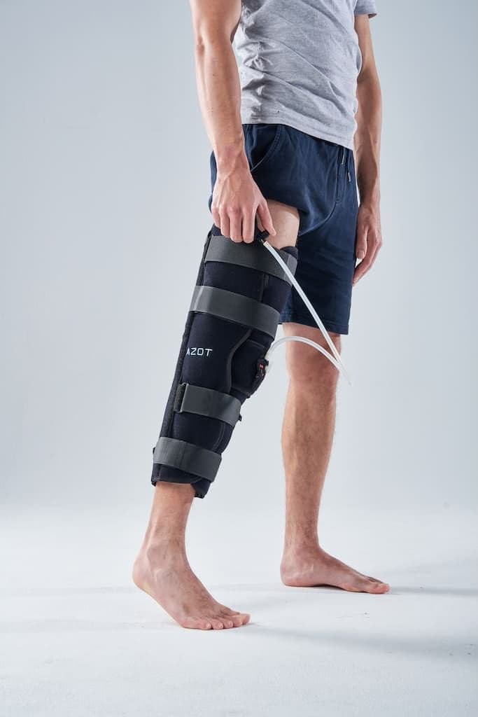 Cold Compression Full Length Knee Immobilizer - Azot post-op knee support device